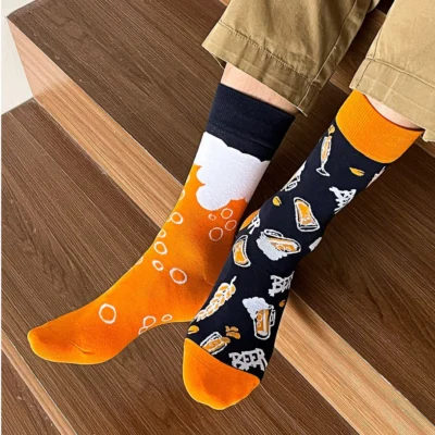 Calcetines divertidos de algodón "sin costuras". CERVEZA