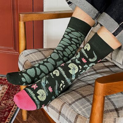 Calcetines divertidos de algodón "sin costuras". COCODRILO